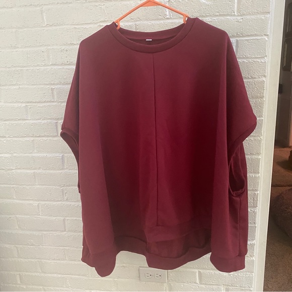 Sweaters - Sweatshirt like topper, oversized XL, burgundy in color